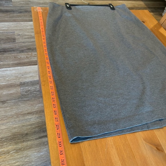 NWT Talbots Size 18 Stretchy Pencil Gray skirt - Picture 7 of 7